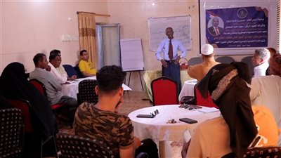 انتقالي حضرموت ينظم ورشة عمل حول البحث عن مصادر التمويل لمنظمات المجتمع المدني 