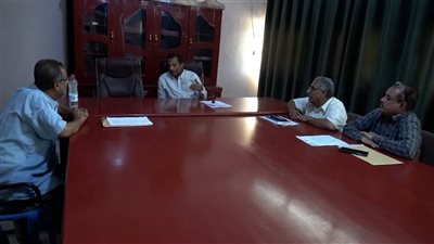 محافظ أبين يشيد بمستوى تحصيل الإيرادات المالية والواجبات