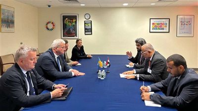 الرئيس الزُبيدي يناقش مع وزير خارجية أوكرانيا جهود إحلال السلام في البلدين الصديقين