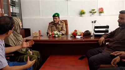 محافظ الضالع يزور مستشفى محمد بن زايد ويبحث دعم الصليب الأحمر