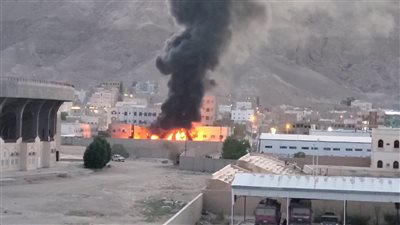 قتيل ومصاب واحتراق منزلين إثر انفجار مولد كهرباء بسيئون 