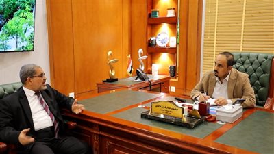 اجتماع يبحث برامج التطوير والبحث العلمي بجامعة حضرموت 