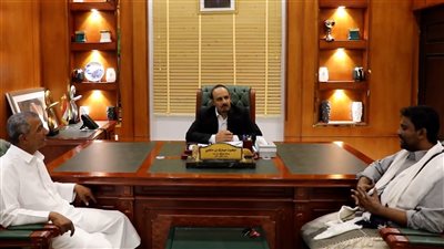 محافظ حضرموت يطلع على نسبة إنجاز مشاريع الطرق بالمحافظة