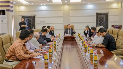 وزير النقل يرأس اجتماعاً موسعاً للغرفة التجارية والصناعية ولجنة رجال المال والأعمال الرئاسية