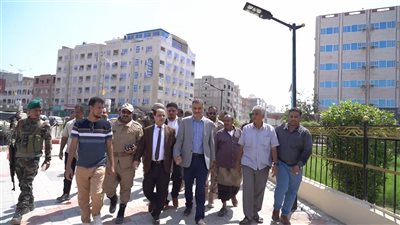 محافظ العاصمة عدن يفتتح مشاريع خدمية وتنموية بدار سعد