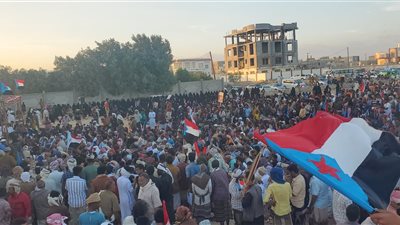 احتفالات أكتوبر بالجنوب.. «خط دفاع» يجهض المؤامرات ويجدد التفويض