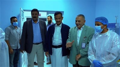 بن الوزير يدشن جهاز غسيل كلى بهيئة مستشفى شبوة 