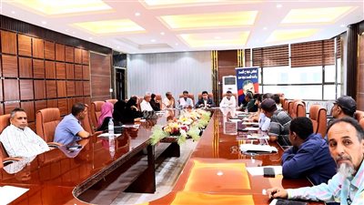 تنفيذي خورمكسر يناقش تقرير الشباب والرياضة وقضايا خدمية أخرى