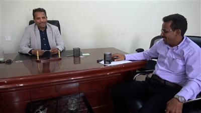 محافظ أبين يناقش مع مؤسسة المياه مشاريع الطاقة الشمسية وخدمات المياه