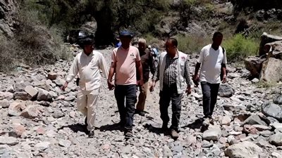 تدشين مشروع لتأهيل حاجز مائي ورصف طريق في مديرية الشعيب بالضالع