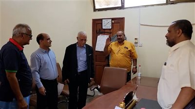 وكيلا عدن يشيدان بمستوى الحضور والانضباط في محلي دارسعد
