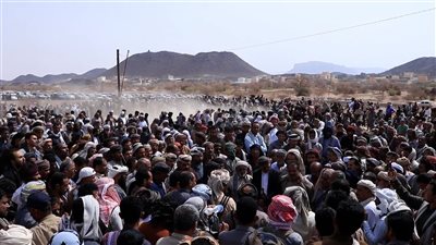 تشييع يملؤه الأسى لجثمان حسين الخليفي ضحية عصابة تقطع في مأرب اليمنية
