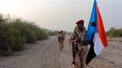 اللواء 13 صاعقة ينفذ مسيراً عسكرياً بجاهزية قتالية عالية