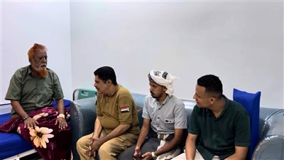 المحمدي يزور المناضل الجريري بالمكلا ويثمن مسيرته النضالية