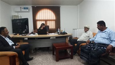 رئيس تنفيذية انتقالي أبين يزور مصنع الأسمنت بباتيس 