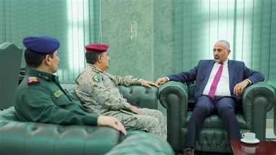 الرئيس الزُبيدي يشدد على أهمية تعزيز التنسيق العسكري والأمني لحفظ الأمن والاستقرار