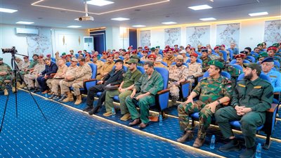 صور.. الرئيس الزُبيدي يرأس اجتماعاً موسعاً بالقادة العسكريين والأمنيين الجنوبيين
