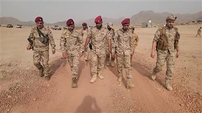 قائد الدعم والإسناد يتفقد اللواء الثالث ويشيد بالجاهزية والتضحيات