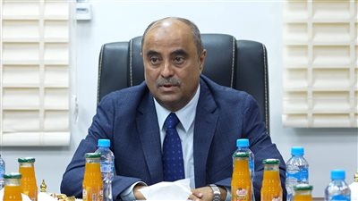 رئيس الوزراء يزور وزارة الصناعة والتجارة لمتابعة أسعار السلع