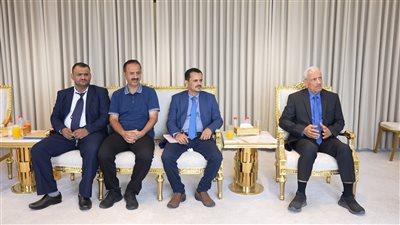 رئيس الوزراء يناقش مع اللواء هيثم قاسم تطوير الأداء الأمني والعسكري