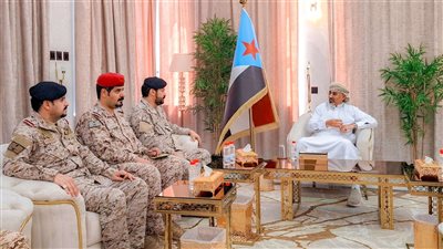 الرئيس الزُبيدي يستقبل مساعد قائد قوات الواجب 802 السعودية