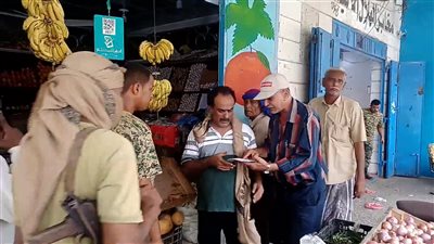 حملة رقابية للسلطة المحلية بخورمكسر تسفر عن تحرير ٦٤ مخالفة