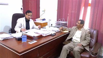 محافظ شبوة يشيد بجهود مكتب الصناعة والتقدم الملحوظ في ضبط الأسعار 