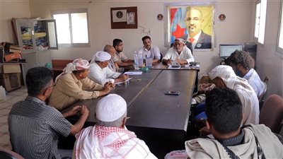 انتقالي غيل باوزير يؤكد دعمه لقضايا المواطنين ويشدد على ضبط الأسعار