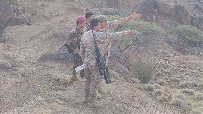 قائد اللواء الثاني حزم يتفقد الخطوط الأمامية لجبهة كرش الحدودية