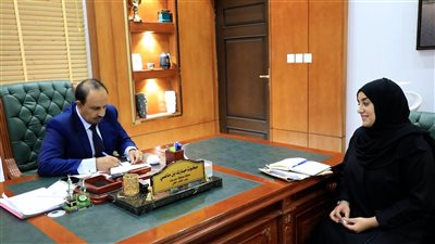 محافظ حضرموت يطلع على نشاط مكتب الثقافة بالمحافظة