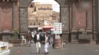 عناصر حوثية تعتدي على أملاك رجال أعمال بحماية أطقم عسكرية بصنعاء 