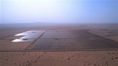 بدعم إماراتي.. يفتتح اليوم مشروع شبوة الاستراتيجي للطاقة الشمسية 