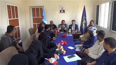 فريق التوجيه والرقابة الرئاسي بأبين يعقد لقاءً مع الهيئة التنفيذية لتعزيز الأداء والرقابة