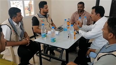 الهلال الأحمر الإماراتي يطلع على احتياجات مستشفيات الريدة وقصيعر بحضرموت