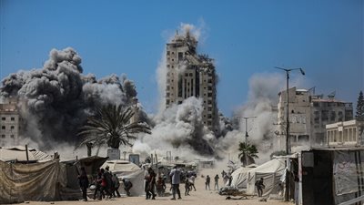 ضمن حرب نسف الأبراج.. لجيش الإسرائيلي يدمر برج 