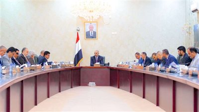 اللجنة العُليا للإيرادات تناقش حصر حسابات الجهات الحكومية لإحكام الرقابة المالية