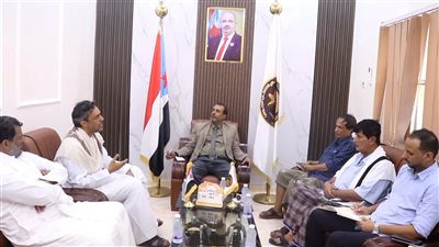 فريق التوجيه والرقابة الرئاسي يناقش تعزيز دور رأس المال المحلي ودعم التنمية في المهرة