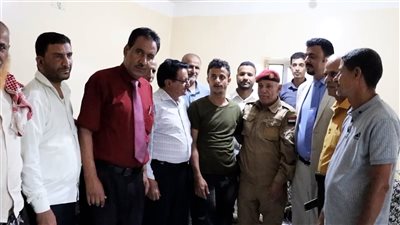 فريق التوجيه الرئاسي وقيادة انتقالي الضالع يزورون الأسير المحرر رأفت باسل 