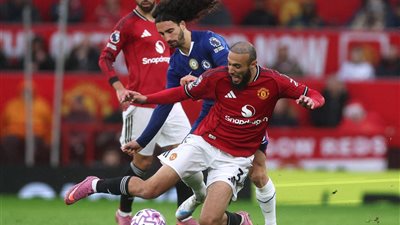 الدوري الإنجليزي.. مانشستر يونايتد يظفر بالنقاط كاملةً على حساب تشلسي