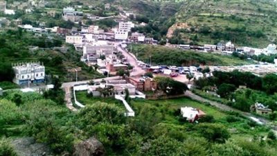 مليشيا الحوثي الإرهابية تقتل امرأة في إب اليمنية وتداهم مديرية المخادر 