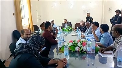 محافظ الضالع يبحث تعزيز أداء السلطات المحلية والارتقاء بالخدمات للمواطنين