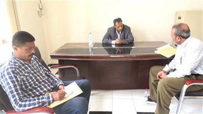 محافظ أبين يؤكد أهمية تأهيل المرافق الصحية في مديرية رصد بيافع 