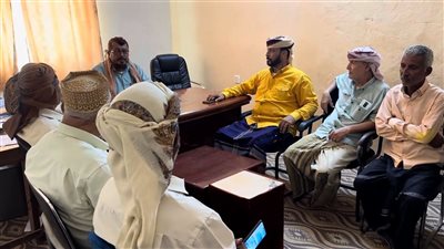 انتقالي الشحر بحضرموت يبحث مع مكتب التجارة والصناعة جهود ضبط الأسعار 