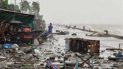 مصرع 3 وإجلاء أكثر من 400 ألف شخص إثر اجتياح العاصفة بوالوي