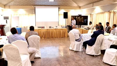 الوزير السقطري يدشن ورشة عمل لمراجعة ومصادقة الإستراتيجية الوطنية للأمن الغذائي بعدن