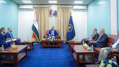 الأمين العام للأمانة العامة يبحث مع وفد المعهد الأوروبي للسلام سبل تعزيز جهود تحقيق السلام 