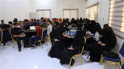 منسقية كلية الحاسبات بجامعة حضرموت تختتم برنامج الطريق إلى سوق العمل التقني