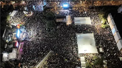 ويتكوف من ميدان الرهائن بتل أبيب: السلام بالشرق الأوسط ليس مستحيلا