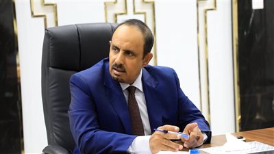 محافظ حضرموت يترأس اجتماعًا لضبط الأسعار وتفعيل الحركة التجارية والاستثمارية