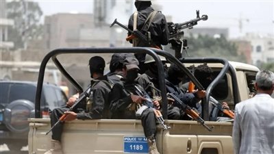 مليشيا الحوثي تنهب مزارع وتداهم منازل بمديرية العشة في عمران